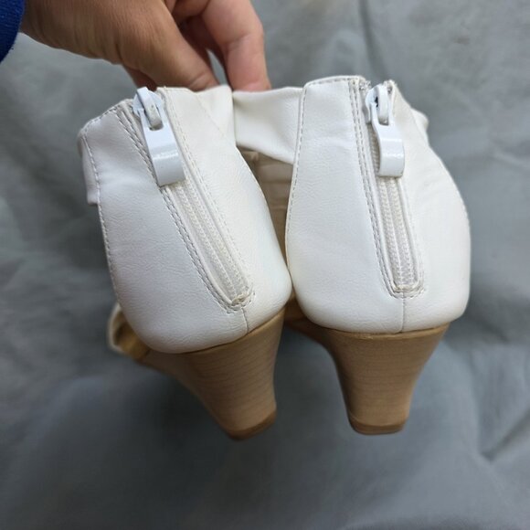 Patrizia by Spring Step Sz 38 I 7.5 - 8 Rosette Floral Wedge Sandals Shoes - Picture 6 of 9